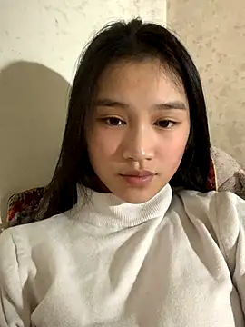 Snapshot of -Lie-06 chatting on 11-09-25, 02:04 -Lie-06 online show from 11-09-25, 02:04