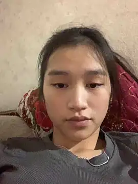 Snapshot of -Lie-06 chatting on 11-29-25, 10:18 -Lie-06 online show from 11-29-25, 10:18