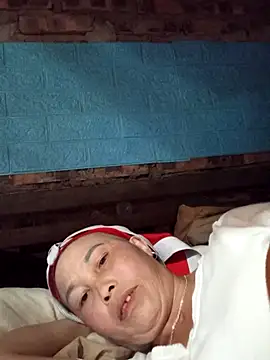 me-cute online show from 12-18-25, 02:12