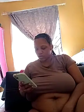 HappygalTheQueen online show from 11-13-25, 12:15