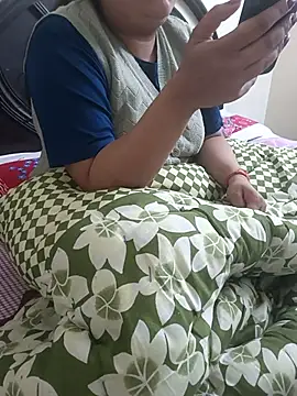 payal 261072  online show from 12-20-25, 05:58