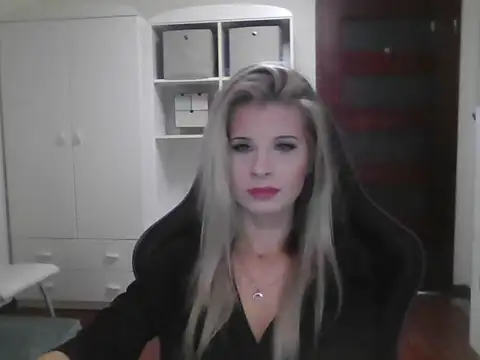 KristineGlow online show from 10-07-25, 07:16