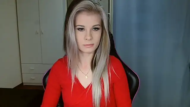 Snapshot of KristineGlow chatting on 03-22-26, 07:12 KristineGlow online show from 03-22-26, 07:12