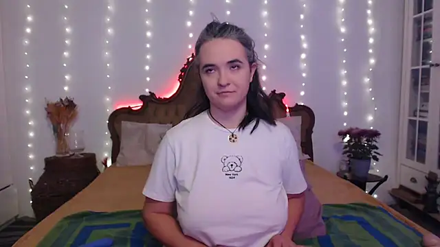 Snapshot of SilkenSin chatting on 11-13-25, 09:30 SilkenSin online show from 11-13-25, 09:30