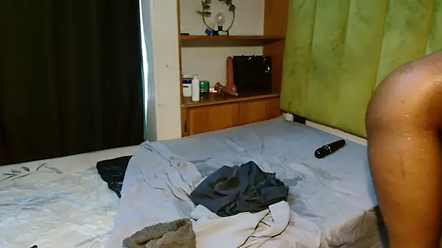 Snapshot of Keishaa-77 chatting on 10-08-25, 12:36 Keishaa-77 online show from 10-08-25, 12:36