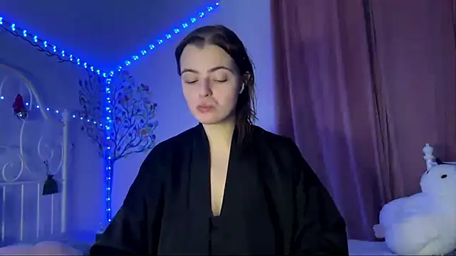 Snapshot of HoneyMist chatting on 10-12-25, 06:07 HoneyMist online show from 10-12-25, 06:07