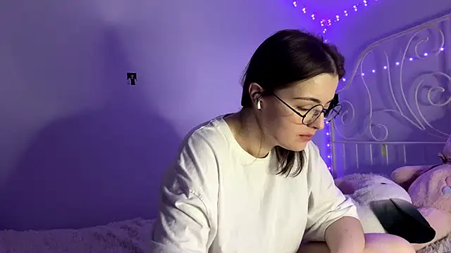 Snapshot of HoneyMist chatting on 11-07-25, 03:12 HoneyMist online show from 11-07-25, 03:12