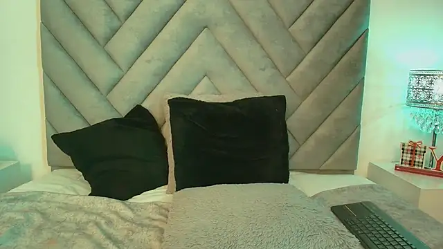 Snapshot of sofia_owens2 chatting on 11-30-25, 11:25 sofia owens2 online show from 11-30-25, 11:25