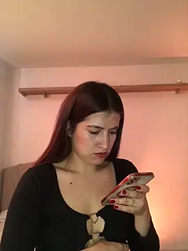 BrunnetAri  online show from 10-31-25, 03:02