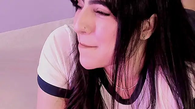 Camila Matinez  online show from 11-22-25, 01:04