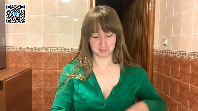 Snapshot of MaroonMoon_ chatting on 10-20-25, 07:36 MaroonMoon online show from 10-20-25, 07:36