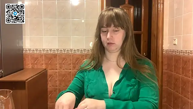 Snapshot of MaroonMoon_ chatting on 10-22-25, 07:46 MaroonMoon online show from 10-22-25, 07:46