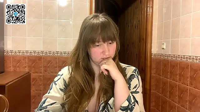 Snapshot of MaroonMoon_ chatting on 10-24-25, 07:32 MaroonMoon online show from 10-24-25, 07:32