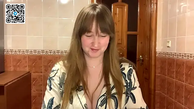 Snapshot of MaroonMoon_ chatting on 10-30-25, 08:31 MaroonMoon online show from 10-30-25, 08:31