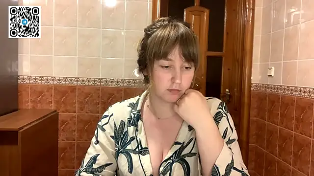 Snapshot of MaroonMoon_ chatting on 11-09-25, 08:40 MaroonMoon online show from 11-09-25, 08:40