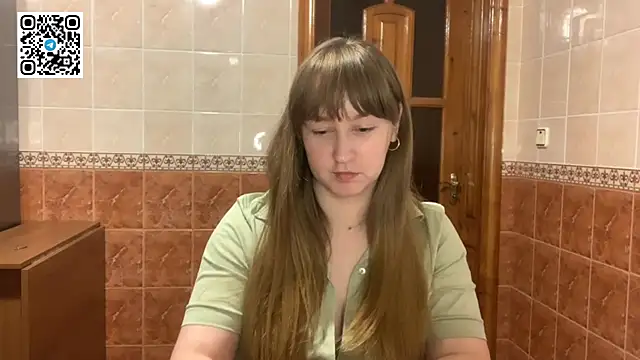 Snapshot of MaroonMoon_ chatting on 11-12-25, 08:41 MaroonMoon online show from 11-12-25, 08:41