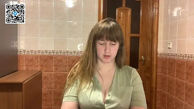 Snapshot of MaroonMoon_ chatting on 11-14-25, 08:40 MaroonMoon online show from 11-14-25, 08:40