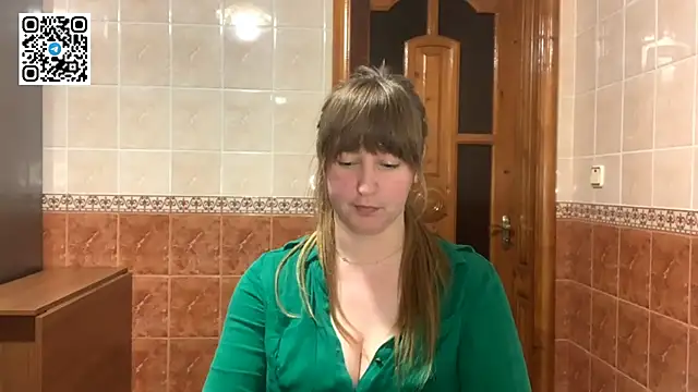 Snapshot of MaroonMoon_ chatting on 11-19-25, 08:31 MaroonMoon online show from 11-19-25, 08:31