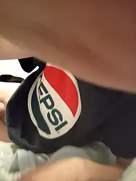 Snapshot of oscartres chatting on 11-01-25, 06:43 oscartres online show from 11-01-25, 06:43