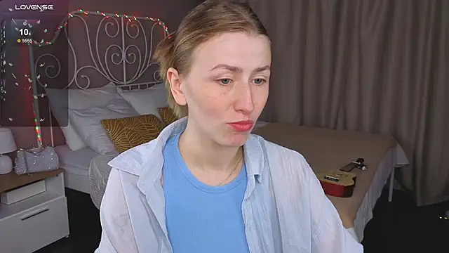 VesperaCeleste online show from 10-04-25, 05:38