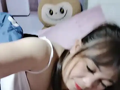 Lyly nuce online show from 11-13-25, 01:21