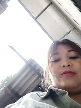 Lyly nuce online show from 11-15-25, 09:17