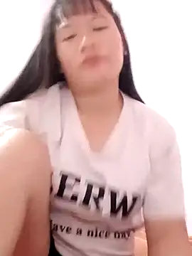 Snapshot of V-vivu-V chatting on 10-01-25, 02:01 V-vivu-V online show from 10-01-25, 02:01