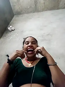 Snapshot of Sandhya_x chatting on 10-08-25, 08:28 Sandhya x online show from 10-08-25, 08:28