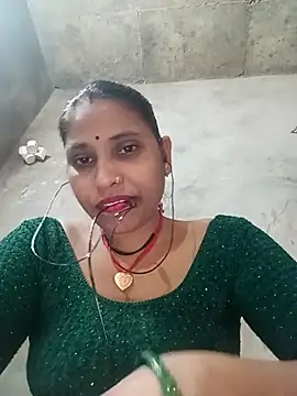 Snapshot of Sandhya_x chatting on 10-15-25, 04:56 Sandhya x online show from 10-15-25, 04:56