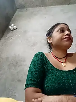 Snapshot of Sandhya_x chatting on 10-18-25, 03:42 Sandhya x online show from 10-18-25, 03:42