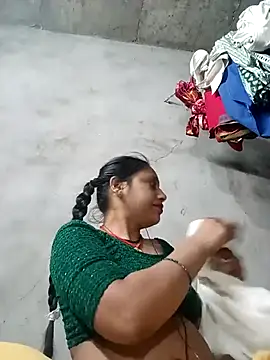 Snapshot of Sandhya_x chatting on 10-19-25, 08:42 Sandhya x online show from 10-19-25, 08:42