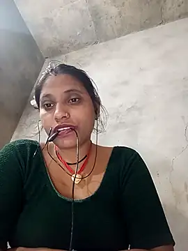 Snapshot of Sandhya_x chatting on 10-25-25, 05:04 Sandhya x online show from 10-25-25, 05:04