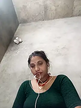 Snapshot of Sandhya_x chatting on 10-25-25, 05:08 Sandhya x online show from 10-25-25, 05:08