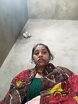 Snapshot of Sandhya_x chatting on 10-27-25, 04:33 Sandhya x online show from 10-27-25, 04:33