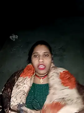 Snapshot of Sandhya_x chatting on 10-28-25, 04:38 Sandhya x online show from 10-28-25, 04:38