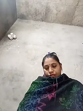 Snapshot of Sandhya_x chatting on 10-29-25, 04:48 Sandhya x online show from 10-29-25, 04:48