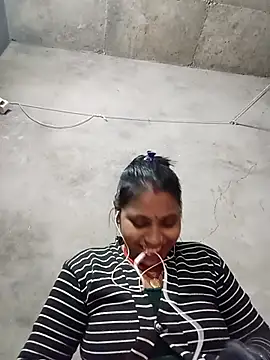 Snapshot of Sandhya_x chatting on 11-11-25, 07:36 Sandhya x online show from 11-11-25, 07:36