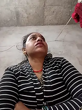 Snapshot of Sandhya_x chatting on 11-17-25, 08:31 Sandhya x online show from 11-17-25, 08:31