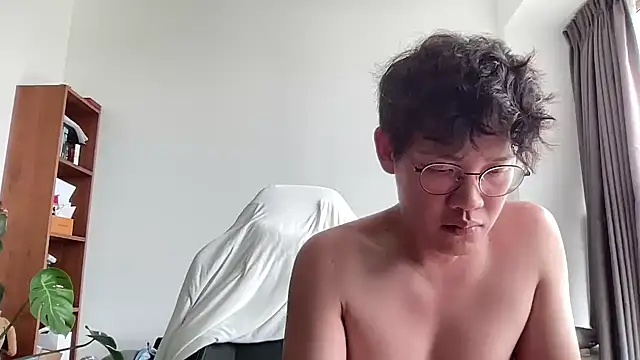 Snapshot of Passionatetwink2 chatting on 10-25-25, 05:26 Passionatetwink2 online show from 10-25-25, 05:26