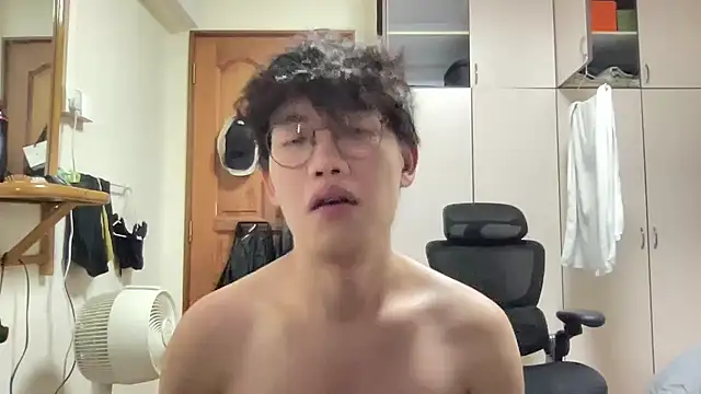 Snapshot of Passionatetwink2 chatting on 11-05-25, 09:42 Passionatetwink2 online show from 11-05-25, 09:42