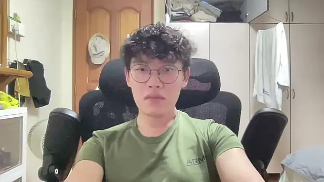 Passionatetwink2 online show from 02-05-26, 10:09