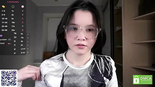 DelphaDivenere online show from 10-26-25, 05:41