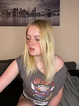 DieBlondeHannah online show from 09-30-25, 02:00