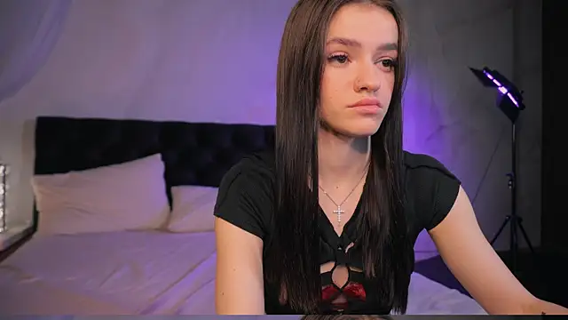 E l i z e  online show from 11-21-25, 05:17