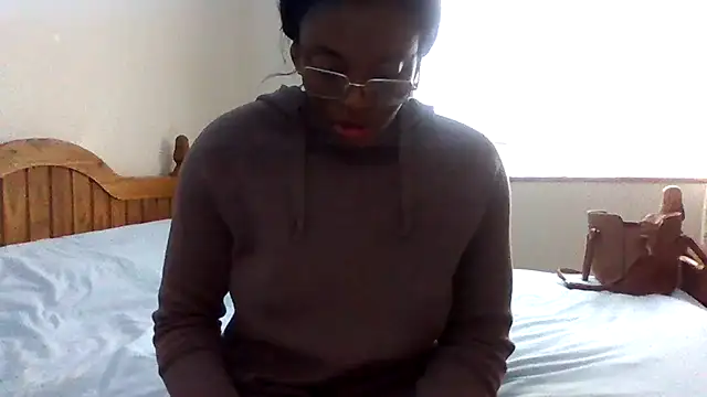 Snapshot of SexyGemBeautyX chatting on 11-13-25, 03:11 SexyGemBeautyX online show from 11-13-25, 03:11