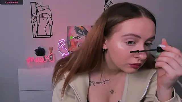 mila glow1 online show from 10-09-25, 08:56