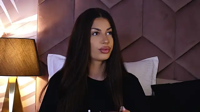 EvaRhea online show from 10-22-25, 02:56