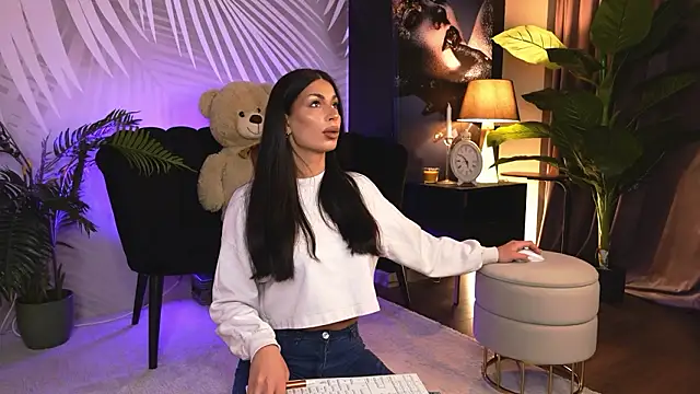 Snapshot of EvaRhea chatting on 02-18-26, 04:30 EvaRhea online show from 02-18-26, 04:30