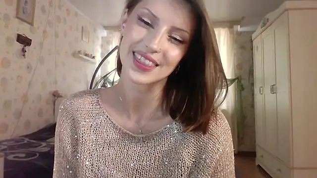 Snapshot of RuxaShade chatting on 10-22-25, 11:10 RuxaShade online show from 10-22-25, 11:10