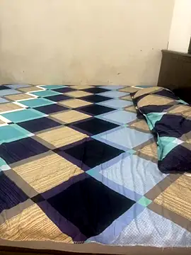 SIZZLER 1100 online show from 10-12-25, 07:35